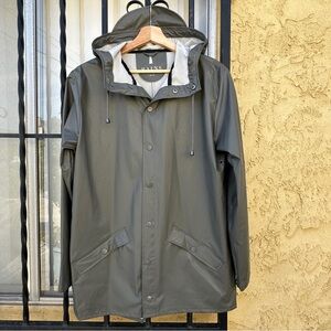 Rains unisex Hooded Raincoat in Olive Green size XS/S